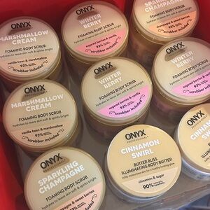Support Your Host🙏🏽❤️Onyx Foaming Body Scrub Collection 🥳🥳❌❌